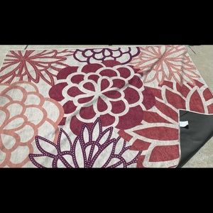 Ruggable 5x7 - Emma Floral Rogue Pink